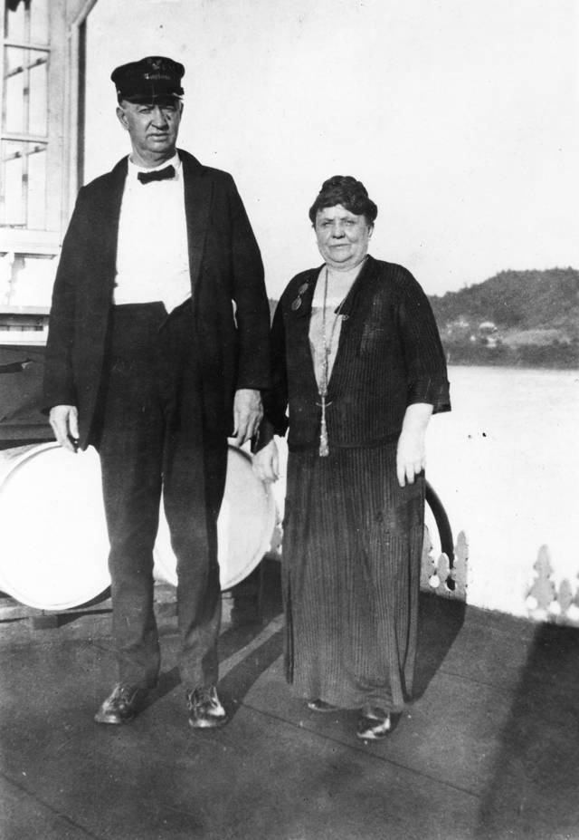 Captain Mary B. Greene next to her husband Gordon, circa 1917