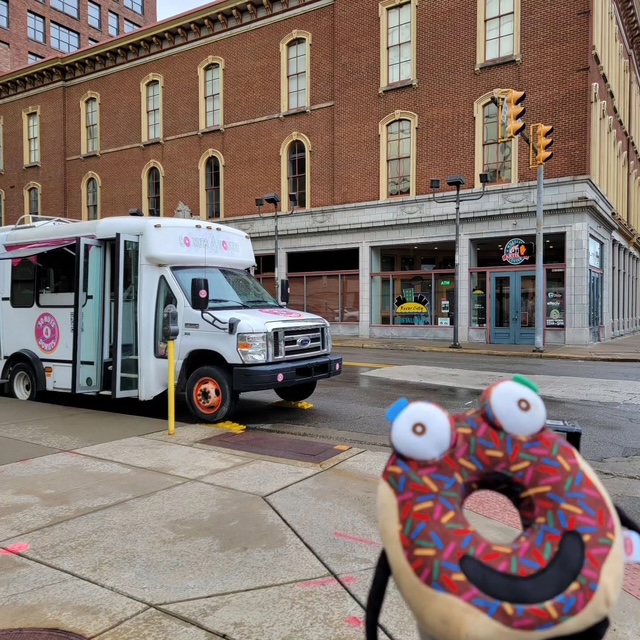 so nuts 4 donuts food truck